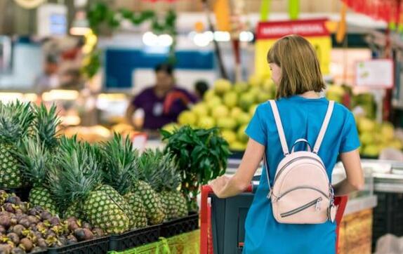 Неліктен супермаркеттердегі өзіне-өзі қызмет көрсету қолмен жұмыс істейтіндерге қарағанда көбірек танымал?